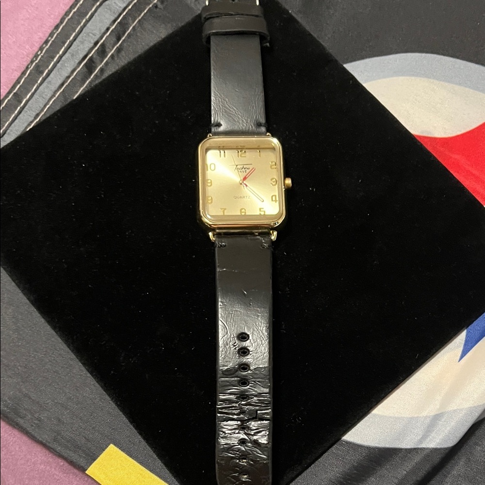 Elegant Gold Square Dial Men's Watch with Black Leather Strap